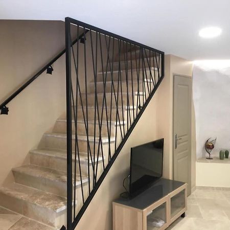 Maison Des Muriers 르 뤽 외부 사진